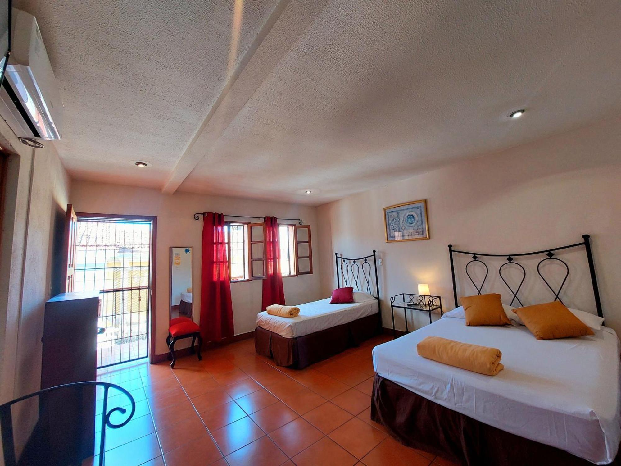 Hostal Lolita'S Boutique Granada Buitenkant foto
